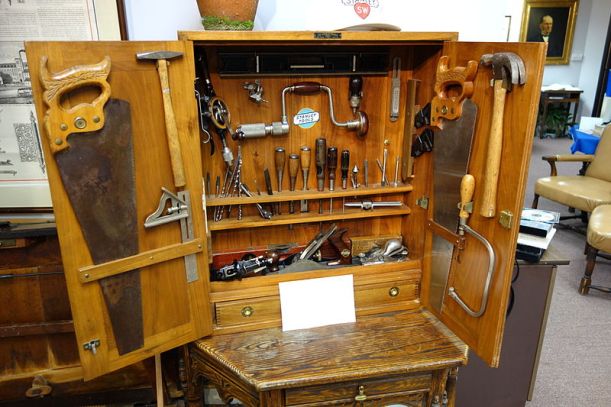 Stanley_Tools_toolchest_-_New_Britain_Industrial_Museum_-_DSC09848